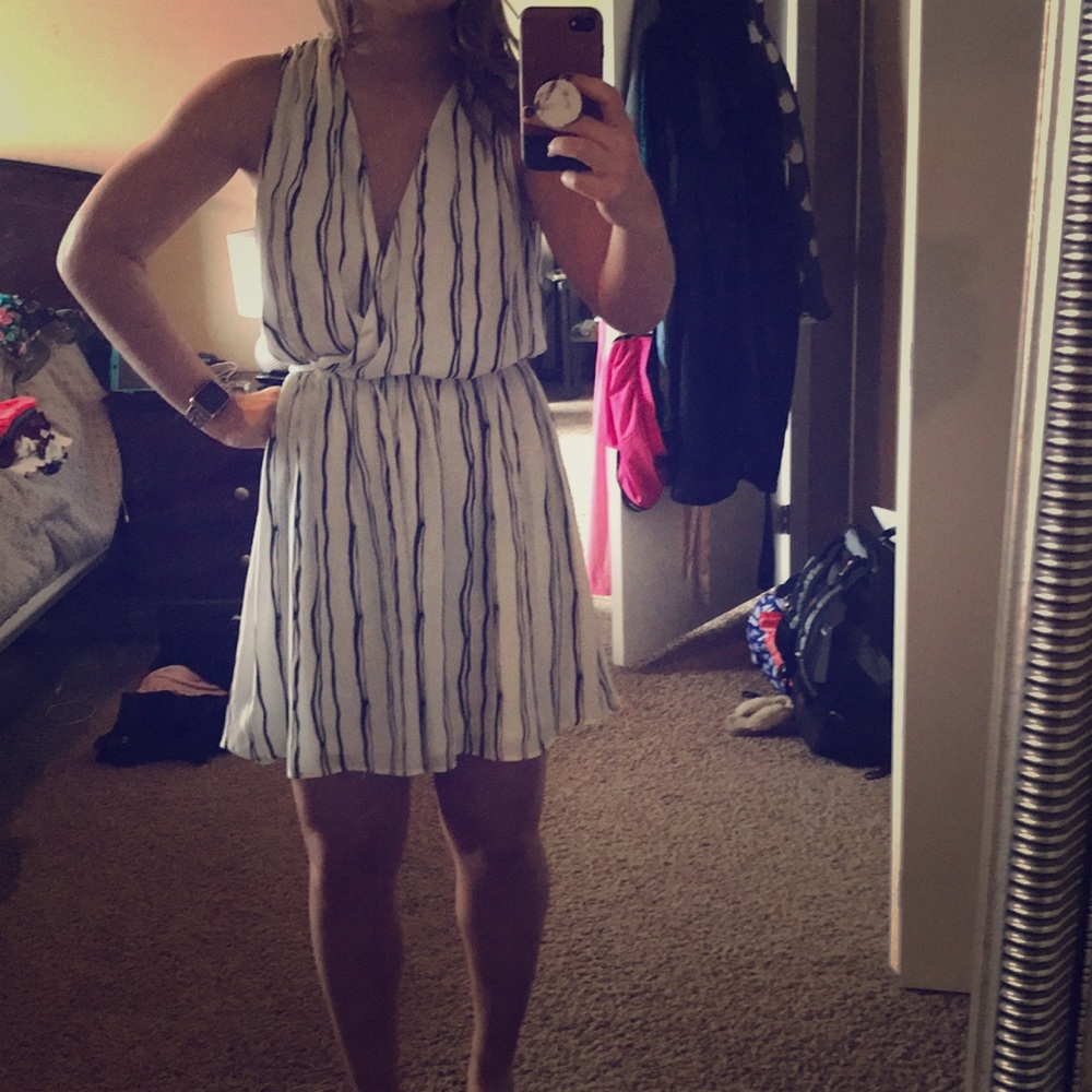 Cals flowy white and black dress